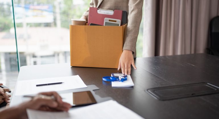 zwolnienia na chlodno